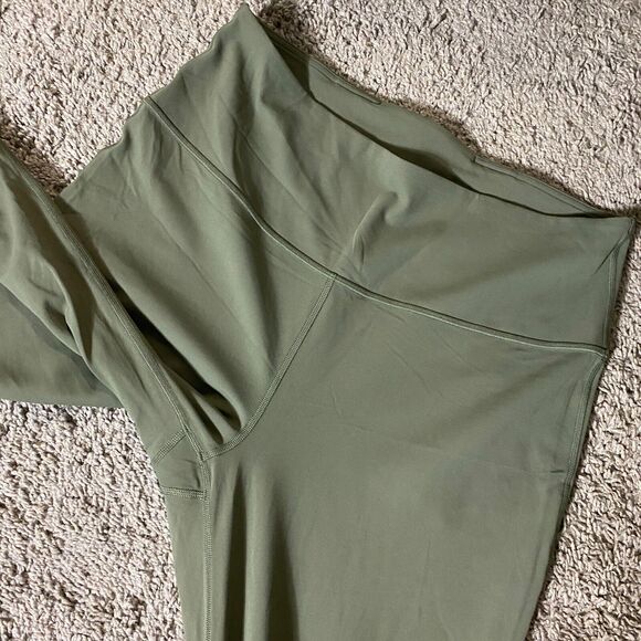 Lululemon Size 14 Groove Super High Rise Flared Pant Nulu 32.5" Army Green - Picture 6 of 7